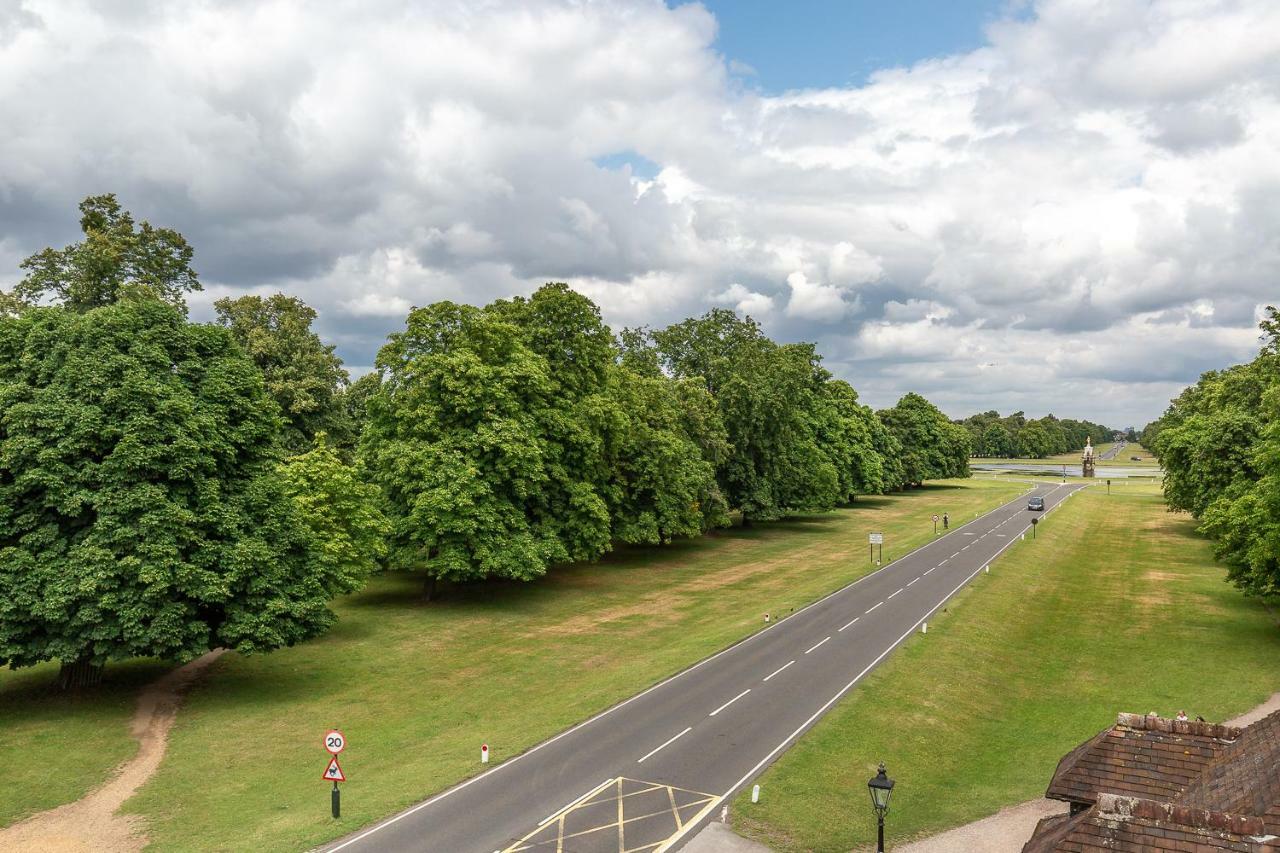 The Lion Gate Apartments Molesey Dış mekan fotoğraf